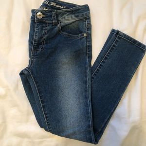 Emily Low rise, ultra skinny jeans